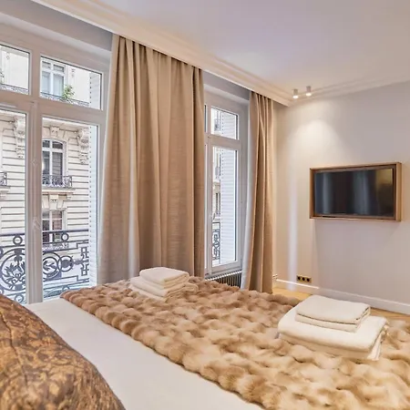 Luxurious Airconditioned Arc De Triomphe * Parigi