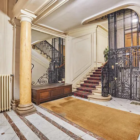 Luxurious Airconditioned Arc De Triomphe Parigi