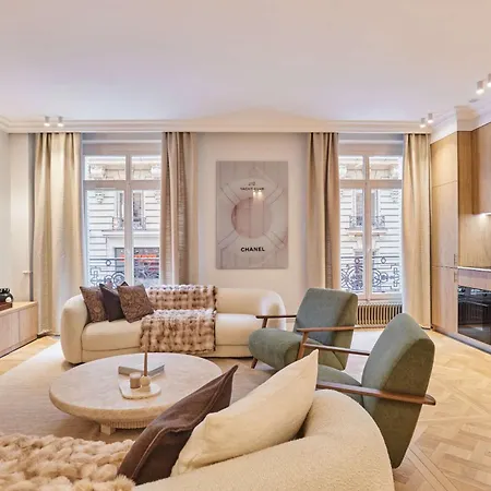 Luxurious Airconditioned Arc De Triomphe Apartment Paris